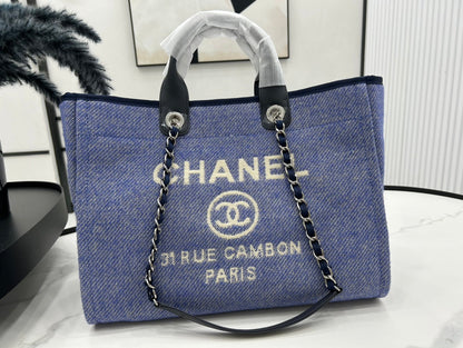 CHANEL DEAUVILLE LARGE 38 TOTE BAG IN VIOLET PURPLE CANVAS WITH WHITE LOGO
