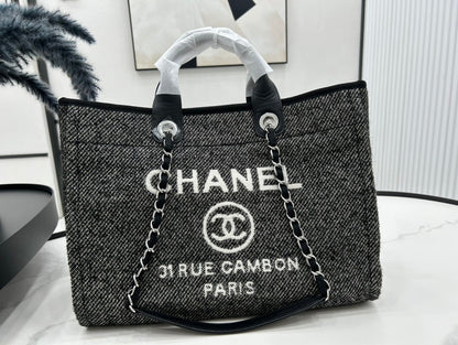 CHANEL DEAUVILLE LARGE 38 TOTE BAG IN BLACK CANVAS WITH WHITE LOGO