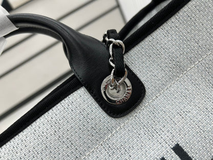 CHANEL DEAUVILLE LARGE 38 TOTE BAG IN LIGHT GREY CANVAS WITH BLACK LOGO