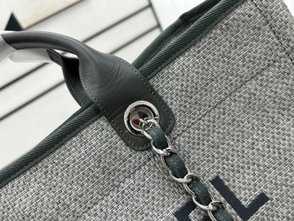 CHANEL DEAUVILLE LARGE 38 TOTE BAG IN GREY CANVAS WITH BLACK LOGO