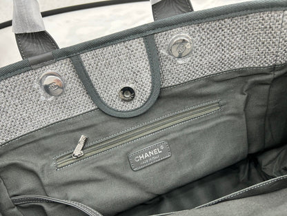 CHANEL DEAUVILLE LARGE 38 TOTE BAG IN GREY CANVAS WITH BLACK LOGO