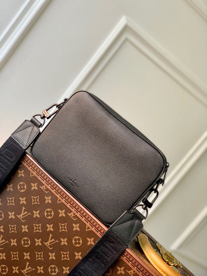 LOUIS VUITTON FASTLINE MESSENGER 23.5 IN DARK BROWN PATENT CALFSKIN