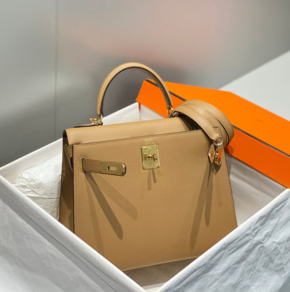HERMES KELLY 28CM IN CHAI EPSOM CALFSKIN GOLD HARDWARE