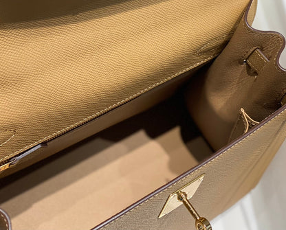 HERMES KELLY 28CM IN CHAI EPSOM CALFSKIN GOLD HARDWARE