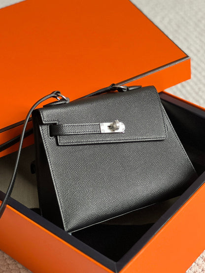 HERMES KELLY DESORDRE 20 IN BLACK EPSOM LEATHER WITH SILVER HARDWARE