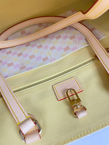 LOUIS VUITTON ONTHEGO 35 IN PEACH DAMIER GIANT CANVAS