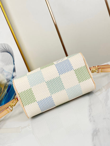 LOUIS VUITTON SPEEDY BANDOULIÈRE 20 IN PISTACHIO DAMIER GIANT CANVAS GOLD HARDWARE