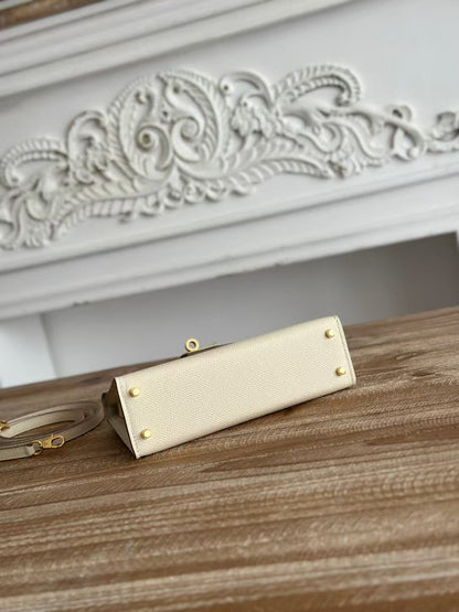 HERMES KELLY MINI 19 WHITE CALFSKIN GOLD HARDWARE