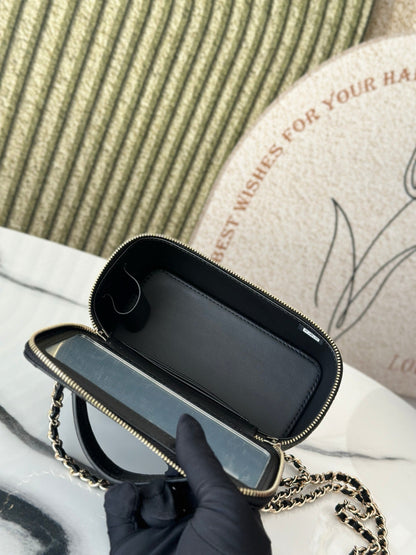 CHANEL VANITY 17 CAVIAR WITH HANDLE IN BLACK CALFSKIN GOLD HARDWARE