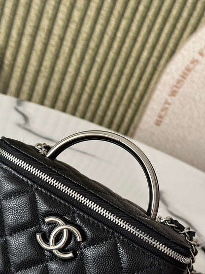 CHANEL 25P VANITY 17 CAVIAR WITH HANDLE METAL IN BLACK CALFSKIN SILVER HARDWARE