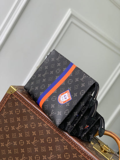 LOUIS VUITTON RIO TOILET POUCH 25 IN BLACK CANVAS MONOGRAM SILVER LOCK