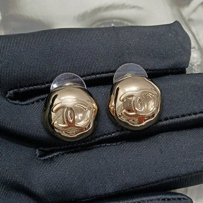 18K  Chanel Vintage Round Gold Earrings