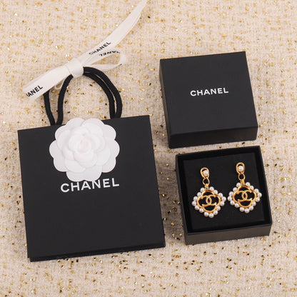18K  Chanel Square Pearl Pendant Earrings