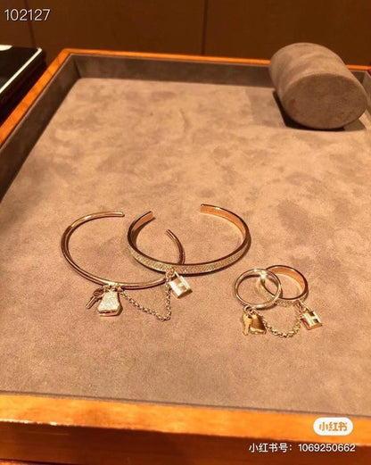 18K Kelly Clochette Diamonds Hermes Bracelet
