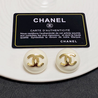 18K  Chanel Pearl Round Earrings