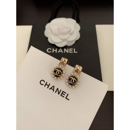 18K  Chanel Pearl Earrings