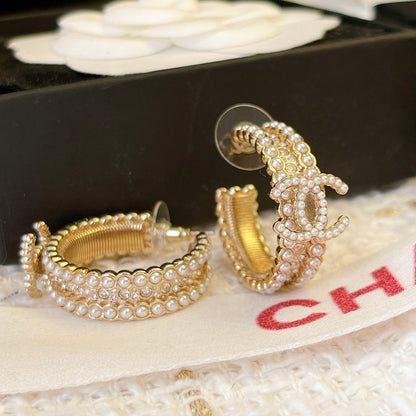 18K  Chanel Pearls Earrings