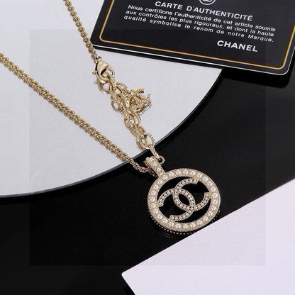 18K  Chanel Pearl Round Gold Necklace