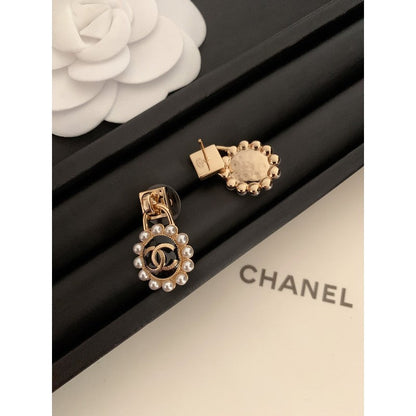 18K  Chanel Pearl Earrings