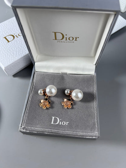 18K Dior Vintage Flower Pearl Earrings