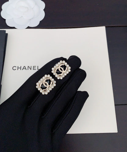 18K  Chanel Square Pearls Earrings