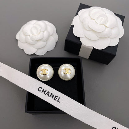 18K  Chanel Pearl Gold Round Earrings