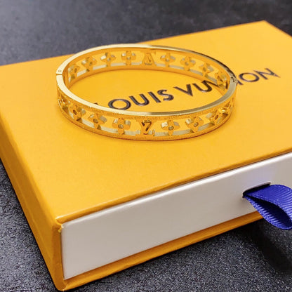 18K Louis Vuitton Crystal Hollow Bracelet