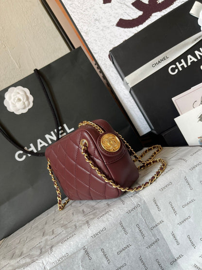 CHANEL CAMERA BAG 18 IN BUANEER RED QUILTED LAMBSKIN DOUBLE C GOLD COIN