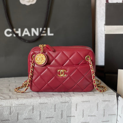 CHANEL CAMERA BAG 18 IN RED QUILTED LAMBSKIN DOUBLE C GOLD COIN