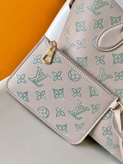 LOUIS VUITTON BLOSSOM 20 IN LIGHT BEIGE MAHINA CALFSKIN