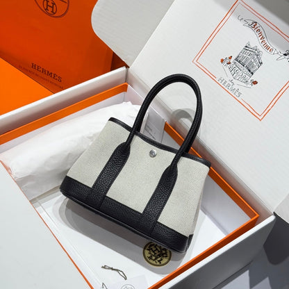 HERMES GARDEN PARTY 23CM IN WHITE TOILETS COTTON CANVAS AND BLACK CALFSKIN