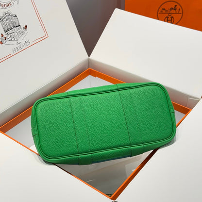 HERMES GARDEN PARTY 30CM IN CADMIUM GREEN TOILETS COTTON CANVAS AND GREEN CALFSKIN