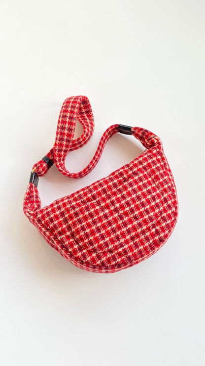 CHANEL 25S HOBO 30 CM IN RED TWEED WITH GOLD HARDWARE