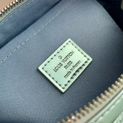 LOUIS VUITTON SPEEDY BANDOULIÈRE 20 IN SILVER MONOGRAM EMBOSSED CALFSKIN