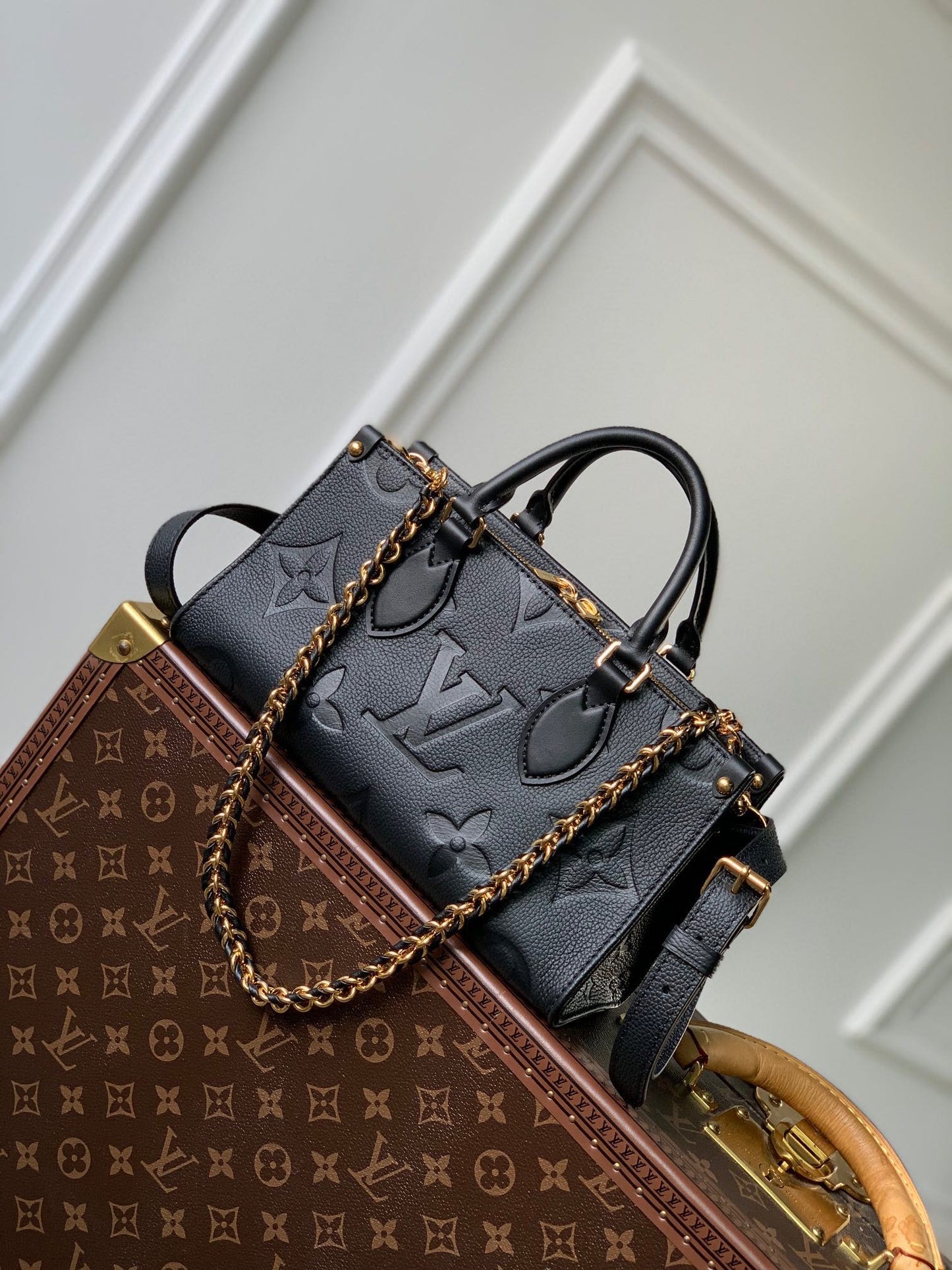 LOUIS VUITTON ONTHEGO EAST WEST BAG 25 IN BLACK MONOGRAM EMBOSSED COWHIDE