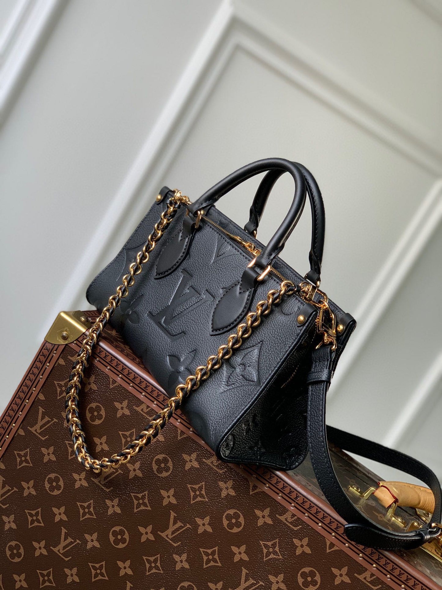 LOUIS VUITTON ONTHEGO EAST WEST BAG 25 IN BLACK MONOGRAM EMBOSSED COWHIDE