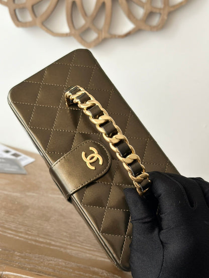 CHANEL VINTAGE COSMETIC BAG 22 IN MIKADO SHINY CALFSKIN GOLD HARDWARE