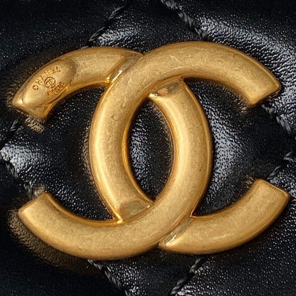 CHANEL VANITY CASE 19 BLACK LAMBSKIN GOLD HARDWARE