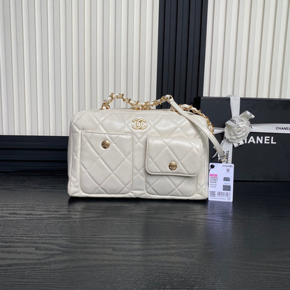 CHANEL BOWLING BAG 29 IN OFF-WHITE CALFSKIN GOLD HARDWARE