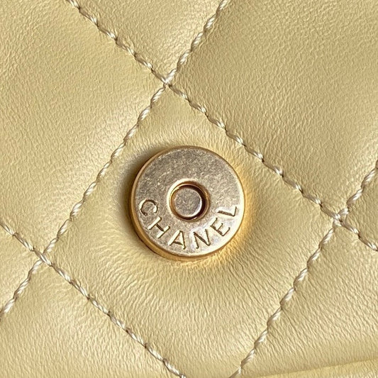 CHANEL QUILTED HOBO CARGO BAG 31 IN LIGHT YELLOW CALFSKIN GOLD CHAIN