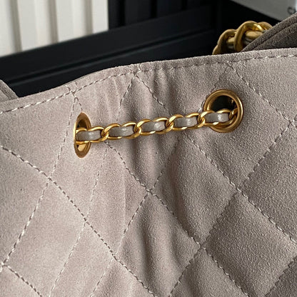 CHANEL MEDIUM HANDBAG 40 IN BEIGE SUEDE GOLD HARDWARE