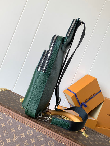LOUIS VUITTON AVENUE SLINGBAG 31 IN DARK GREEN TAIGA LEATHER