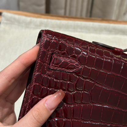 HERMES KELLY CUT 31 IN SANGRIA PURPLE ALLIGATOR LEATHER WITH GOLD HARDWARE