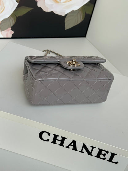 CHANEL MINI FLAP BAG 20 IN LIGHT GRAY GLOSSY CALFSKIN GOLD HARDWARE