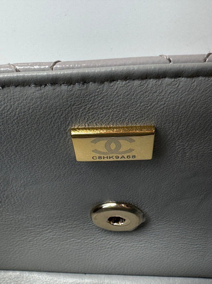 CHANEL MINI FLAP BAG 20 IN LIGHT GRAY GLOSSY CALFSKIN GOLD HARDWARE