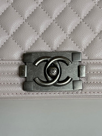 CHANEL BOY BAG MEDIUM 25 IN PINK NUDE CALFSKIN