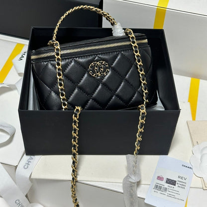 CHANEL 18 CLUTCH BAG IN BLACK CALFSKIN GOLD HARDWARE
