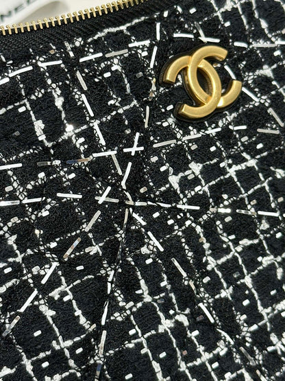 CHANEL HOBO BAG 23 IN BLACK MIX WHITE TWEED GOLD HARDWARE