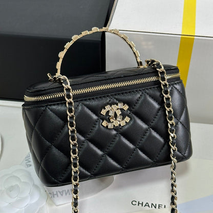 CHANEL VANITY CASE 18 IN BLACK CALFSKIN GOLD HARDWARE