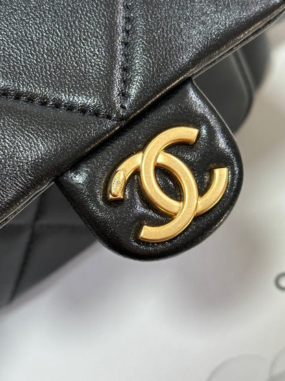CHANEL QUILTED HOBO CARGO BAG 31 IN BLACK CALFSKIN GOLD CHAIN